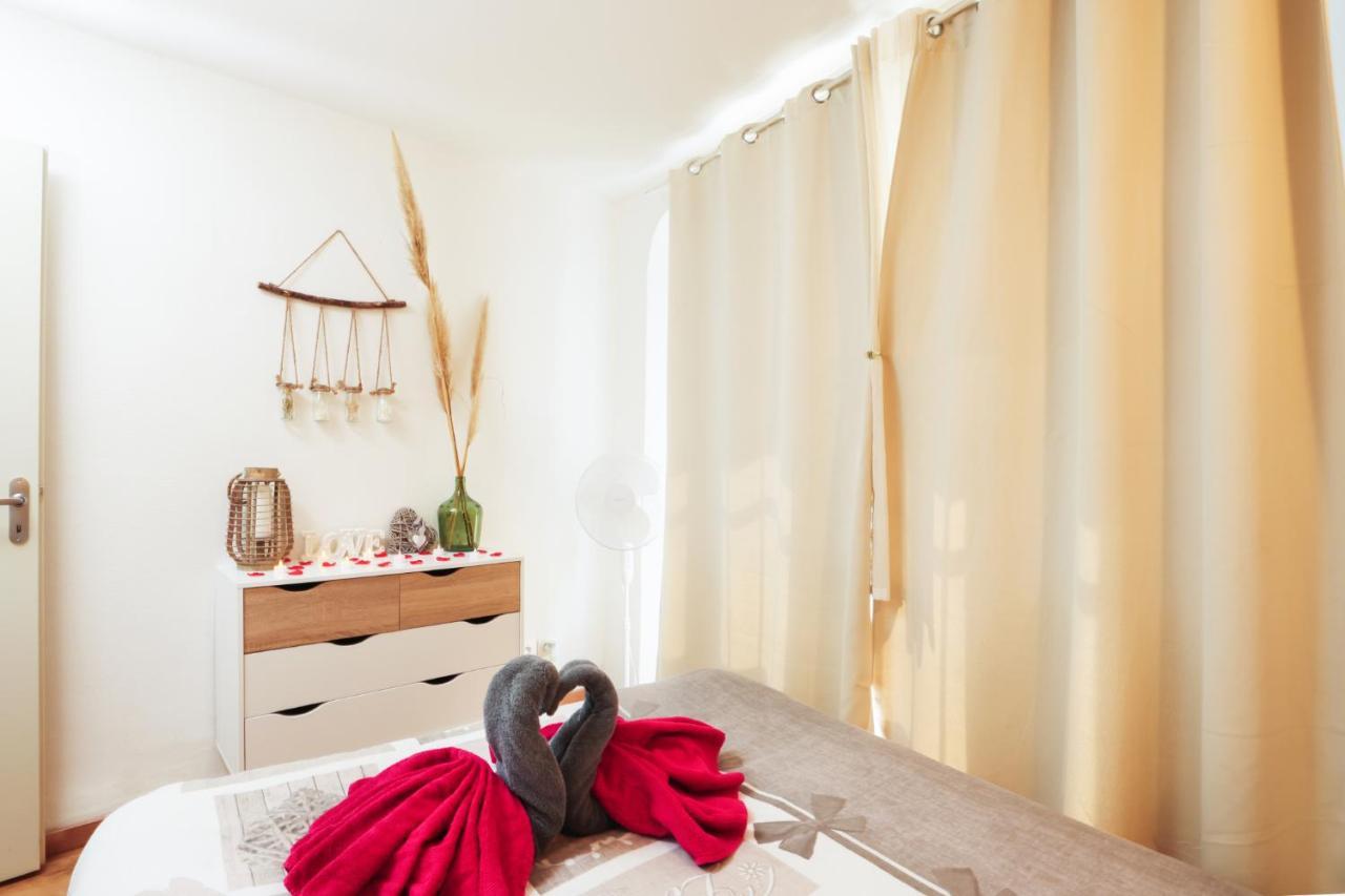 Les Bulles Medievales - Appartement Dedie Au Bien Etre Avec Spa - Netflix Et Wifi - Climatisation 카르카손 외부 사진
